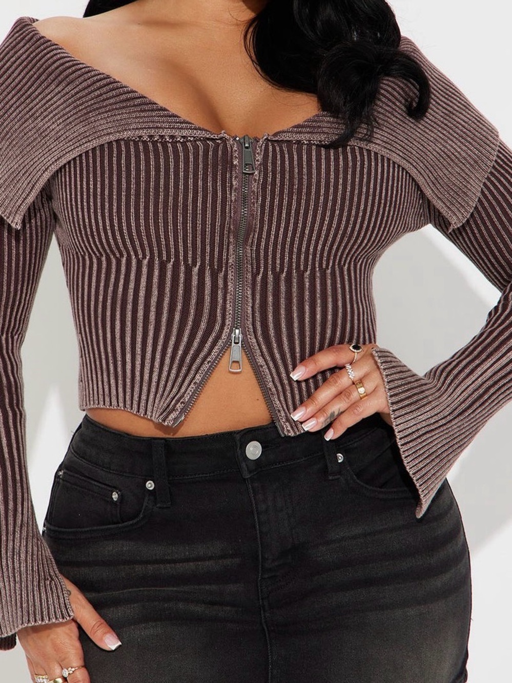 Fashion Nova Ribbed Off-Shoulder Zip Crop Top in Mauve